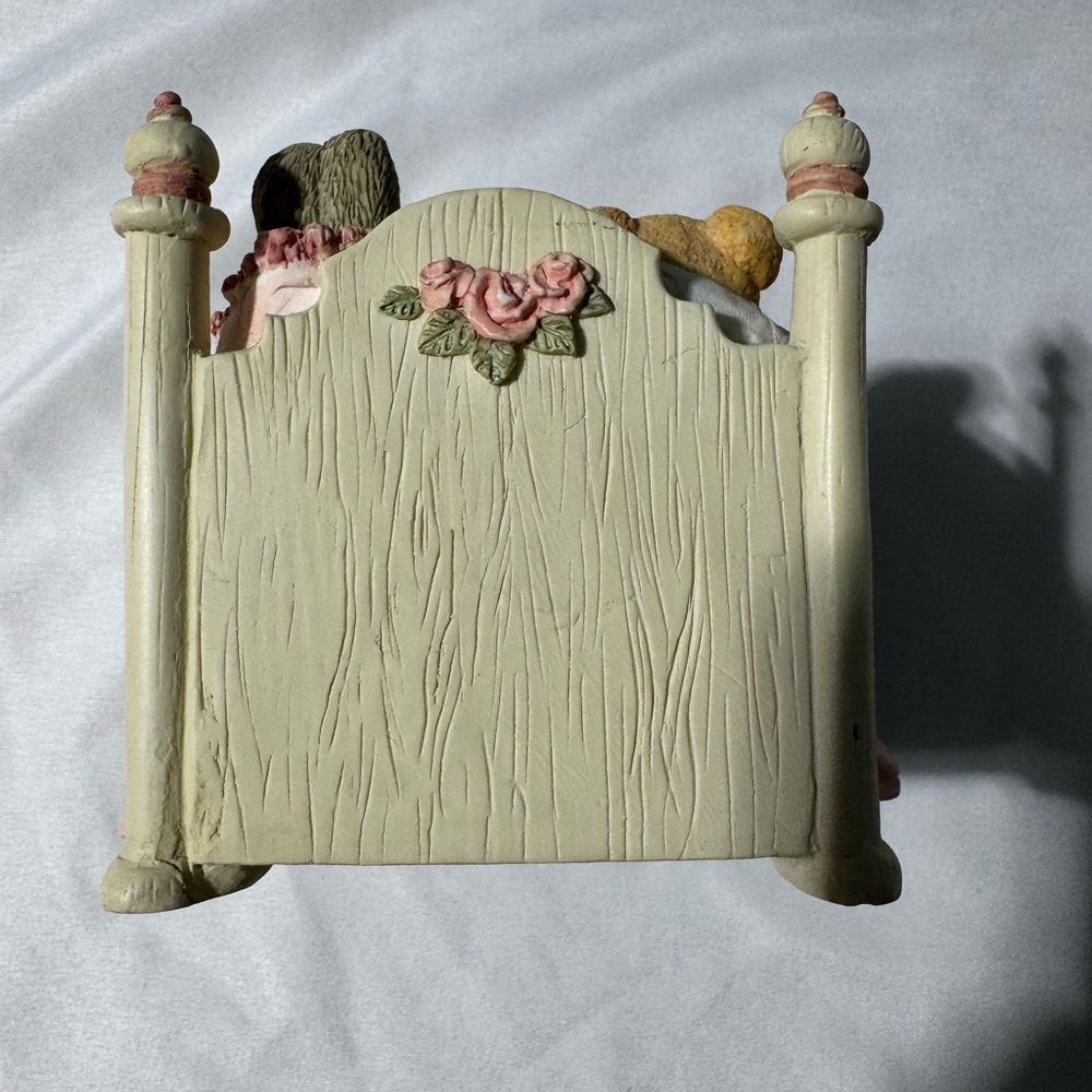 FIGI Snuggle Buddies “Tucked In Bed” Figurine Music Box – 1990s - Picture 6 of 11